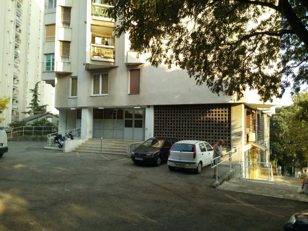 Meri Apartment غييكا الغرفة الصورة